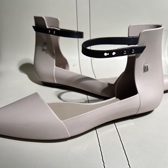 Melissa Cream and Black Flats with Pointed Toe and Ankle Strap - Picture 6 of 6